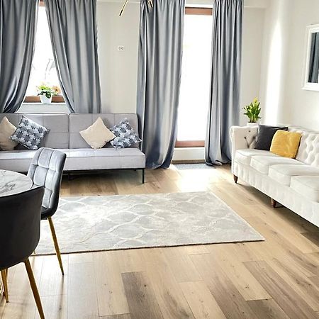 Londof Luxury Apartments - With A Panoramic View Over The City Brașov Exterior foto