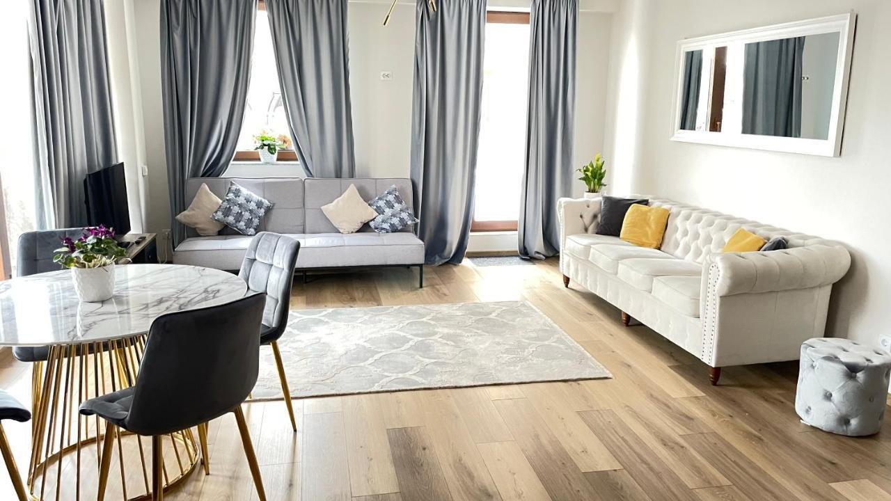 Londof Luxury Apartments - With A Panoramic View Over The City Brașov Exterior foto